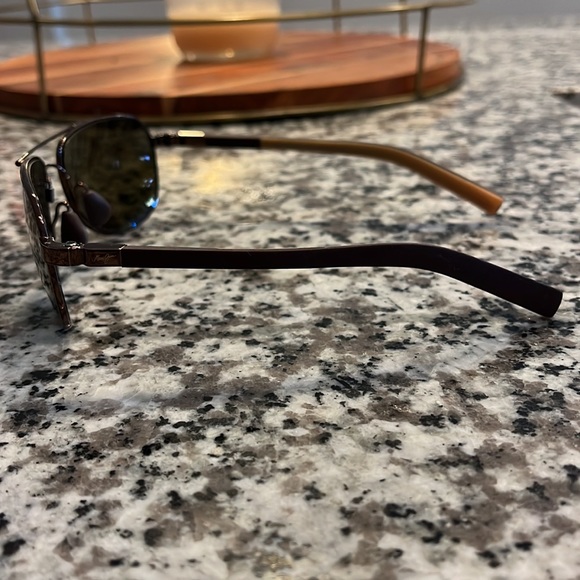 Womens Maui Jim aviators main image 4